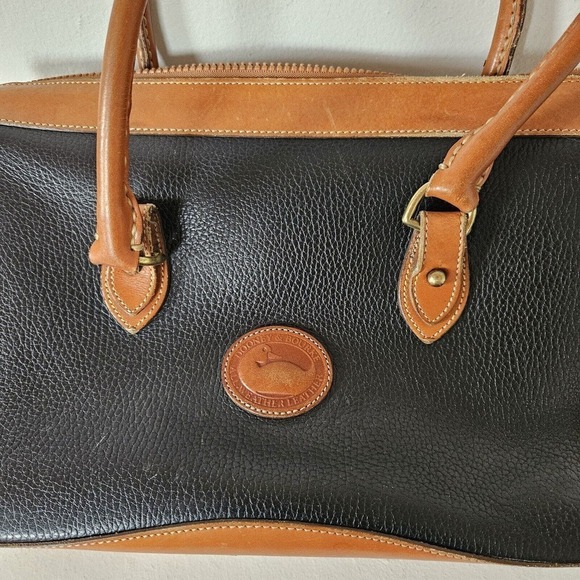Vtg Dooney & Bourke All Weather Leather Classic Satchel Handbag Black Brown - Picture 3 of 16